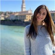 Diplomata al liceo scientifico e laureata in ingegneria. Disponibile per ripetizioni o aiuto compiti in italiano o matematica